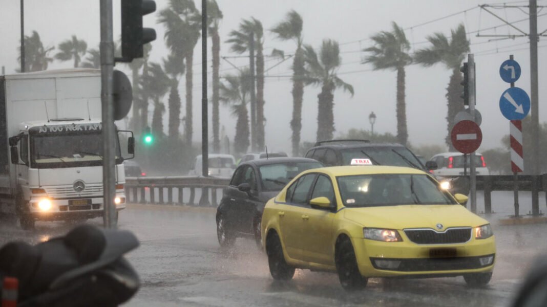 Προβλήματα στη λεωφόρο Ποσειδώνος λόγω συσσώρευσης υδάτων, μόνο από την αριστερή λωρίδα η κυκλοφορία οχημάτων Προβλήματα-στη-λεωφόρο-Ποσειδώνος-λόγω-συσσώρευσης-υδάτων,-μόνο-από-την-αριστερή-λωρίδα-η-κυκλοφορία-οχημάτων