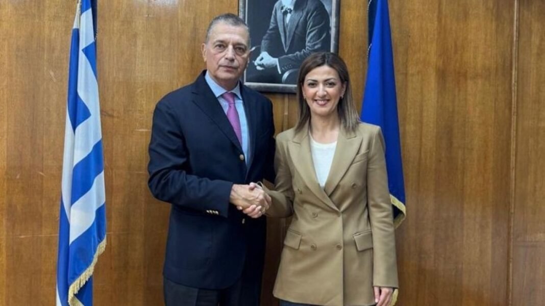 Συνάντηση Αγαπηδάκη-Στεφανή για την ενίσχυση του Κέντρου Υγείας Καρυών Αγίου Όρους Συνάντηση Αγαπηδάκη-Στεφανή για την ενίσχυση του Κέντρου Υγείας Καρυών Αγίου Όρους