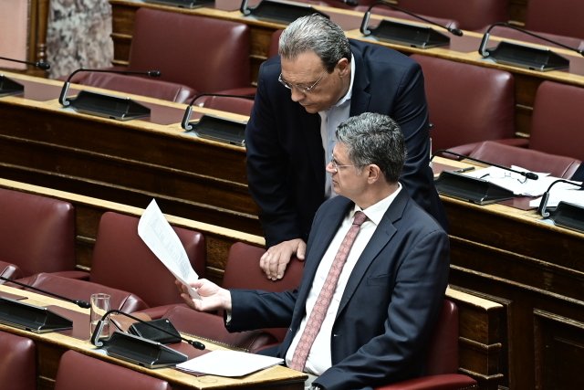 Παραιτήθηκε και επίσημα από βουλευτής ο Διονύσης Καλαματιανός μετά τα «καρφιά» του ΣΥΡΙΖΑ Παραιτήθηκε-και-επίσημα-από-βουλευτής-ο-Διονύσης-Καλαματιανός-μετά-τα-«καρφιά»-του-ΣΥΡΙΖΑ