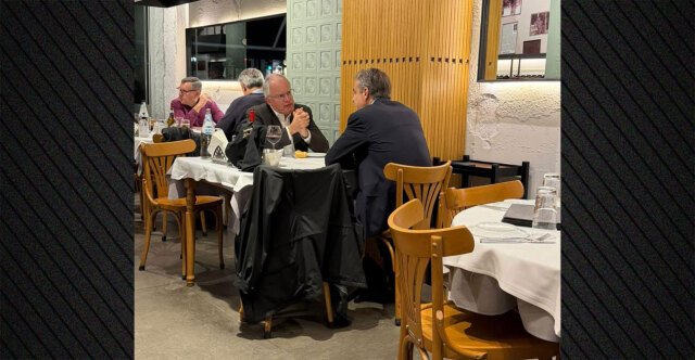 Μητσοτάκης και Τασούλας πήγαν στη «Διάβαση» για σουτζουκάκια και γύρο μετά την τελετή φωτισμού του Λευκού Πύργου Μητσοτάκης-και-Τασούλας-πήγαν-στη-«Διάβαση»-για-σουτζουκάκια-και-γύρο-μετά-την-τελετή-φωτισμού-του-Λευκού-Πύργου