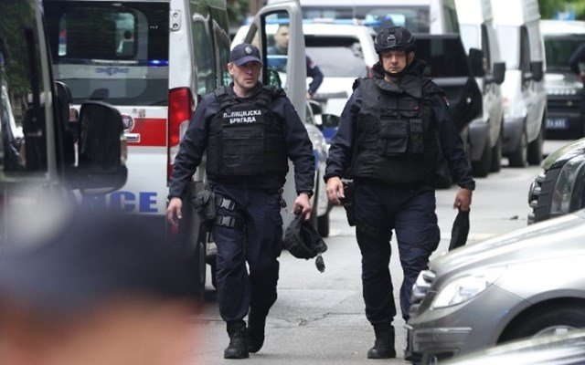 Σερβία:-Επίθεση-κατά-αστυνομικού-έξω-από-την-πρεσβεία-του-Ισραήλ-στο-Βελιγράδι