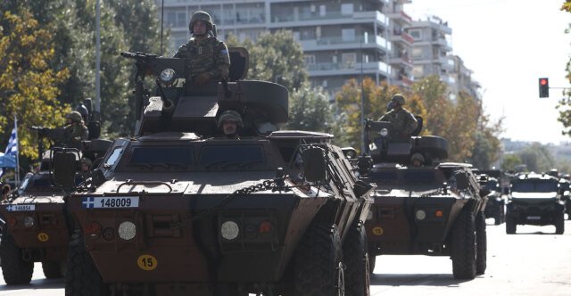 Πρώτη-φορά-η-«Ασπίδα-του-Αχιλλέα»-στην-στρατιωτική-παρέλαση-της-Θεσσαλονίκης:-Όπλα-και-αμυντικά-συστήματα-του-21ου-αιώνα