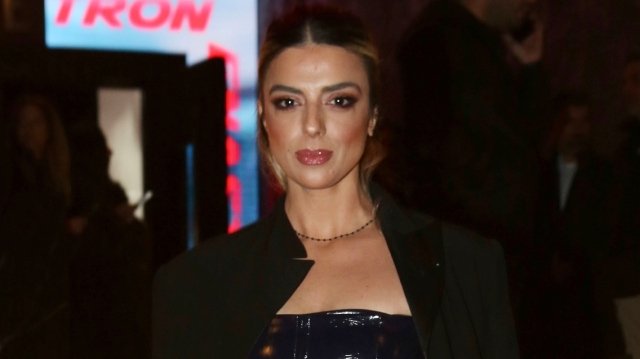 Νίκη Λάμη: Ρωτάω τη γνώμη του συντρόφου μου τι να φορέσω και βάζω ακριβώς τα αντίθετα Νίκη-Λάμη:-Ρωτάω-τη-γνώμη-του-συντρόφου-μου-τι-να-φορέσω-και-βάζω-ακριβώς-τα-αντίθετα