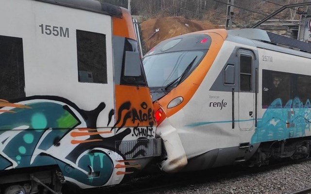 Ισπανία: Σύγκρουση δυο τρένων υψηλής ταχύτητας Ισπανία:-Σύγκρουση-δυο-τρένων-υψηλής-ταχύτητας
