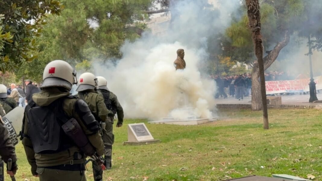 Επεισόδια στη συγκέντρωση διαμαρτυρίας για την ομιλία του Κασιδιάρη στη Θεσσαλονίκη, δείτε βίντεο Επεισόδια-στη-συγκέντρωση-διαμαρτυρίας-για-την-ομιλία-του-Κασιδιάρη-στη-Θεσσαλονίκη,-δείτε-βίντεο