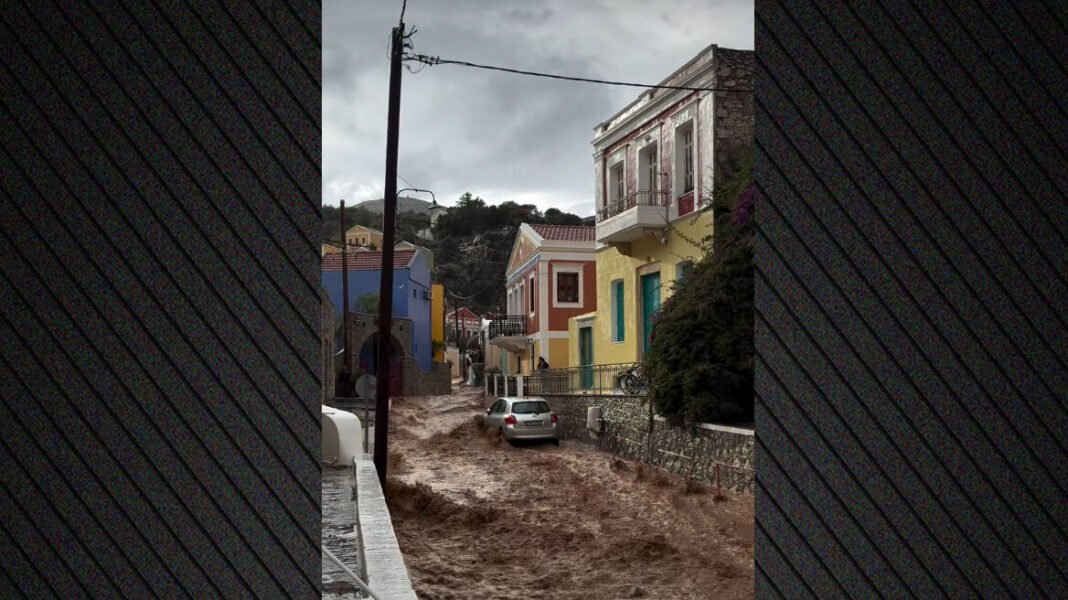 Σε ποτάμια μετατράπηκαν δρόμοι στη Σύμη λόγω της κακοκαιρίας, δείτε βίντεο Σε-ποτάμια-μετατράπηκαν-δρόμοι-στη-Σύμη-λόγω-της-κακοκαιρίας,-δείτε-βίντεο