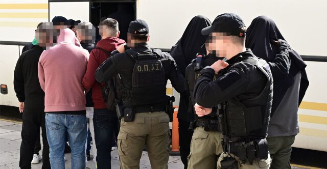 Ελεύθεροι με όρους ένας υπάλληλος του λογιστηρίου και δύο καταστηματάρχες της Pizza Fan, τι είπαν για τον παράνομο μηχανισμό Ελεύθεροι-με-όρους-ένας-υπάλληλος-του-λογιστηρίου-και-δύο-καταστηματάρχες-της-pizza-fan,-τι-είπαν-για-τον-παράνομο-μηχανισμό