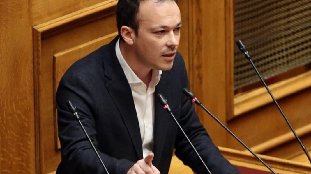 Παραιτήθηκε από βουλευτής ο Μιλτιάδης Ζαμπάρας, προσχωρεί στην ΕΛ.Α.Σ του Αλέξη Τσίπρα