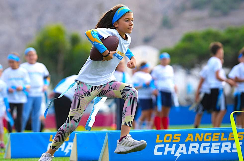 Santorini Welcomes Los Angeles Chargers, Bringing NFL Football to Over 500 Children santorini-welcomes-los-angeles-chargers,-bringing-nfl-football-to-over-500-children