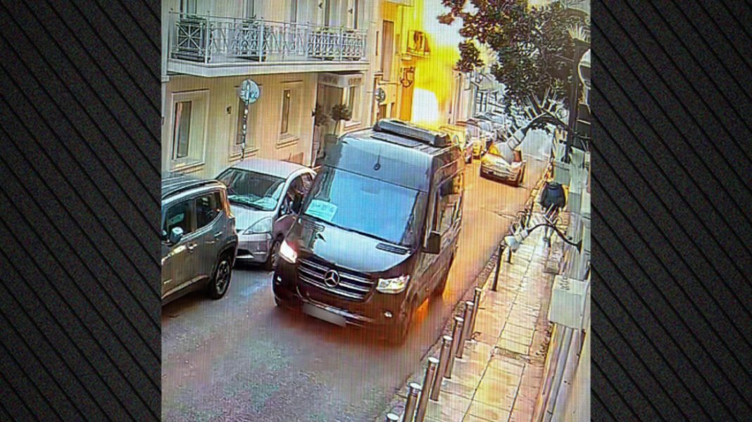 Αδιανόητο: Κλέφτες χαλκού προκάλεσαν την έκρηξη στην Πλάκα με έξι νεκρούς, από θαύμα γλίτωσαν 12 μαθητές σε διερχόμενο σχολικό Αδιανόητο:-Κλέφτες-χαλκού-προκάλεσαν-την-έκρηξη-στην-Πλάκα-με-έξι-νεκρούς,-από-θαύμα-γλίτωσαν-12-μαθητές-σε-διερχόμενο-σχολικό