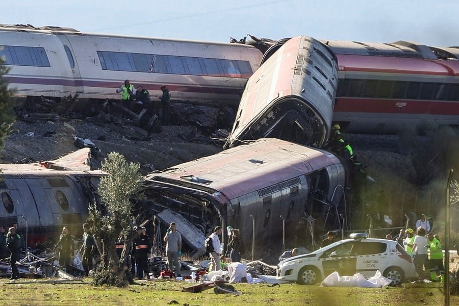 greek-teen-survives-deadly-spain-train-crash-after-changing-seats