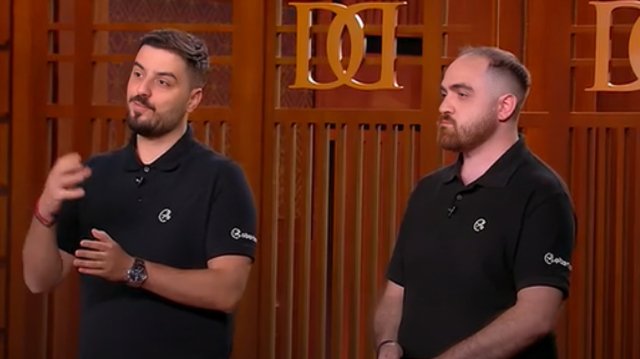 Dragons’ Den: Μία παρέα τεσσάρων προγραμματιστών κάνει το ραντεβού στο μπαρμπέρικο υπόθεση λίγων κλικ dragons’-den:-Μία-παρέα-τεσσάρων-προγραμματιστών-κάνει-το-ραντεβού-στο-μπαρμπέρικο-υπόθεση-λίγων-κλικ