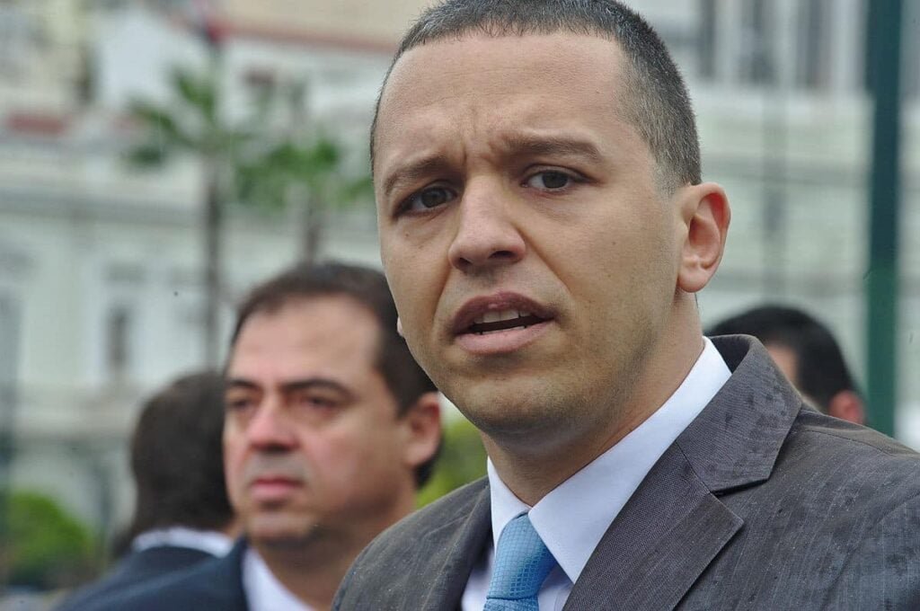 greek-minister-seeks-rules-review-after-kasidiaris-event-and-clashes