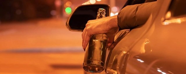 Αθήνα: Μεθυσμένη οδηγός τράκαρε και δεν το κατάλαβε Αθήνα:-Μεθυσμένη-οδηγός-τράκαρε-και-δεν-το-κατάλαβε
