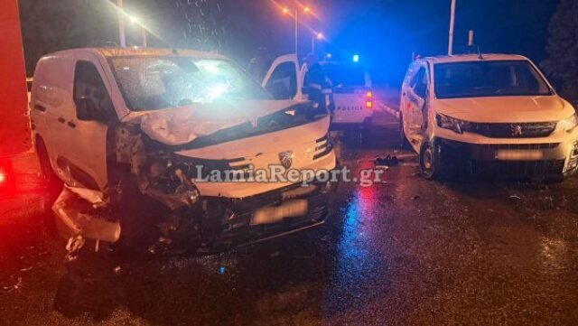 Τροχαίο με έναν τραυματία στη Λαμία, συγκρούστηκαν δύο βαν Τροχαίο-με-έναν-τραυματία-στη-Λαμία,-συγκρούστηκαν-δύο-βαν